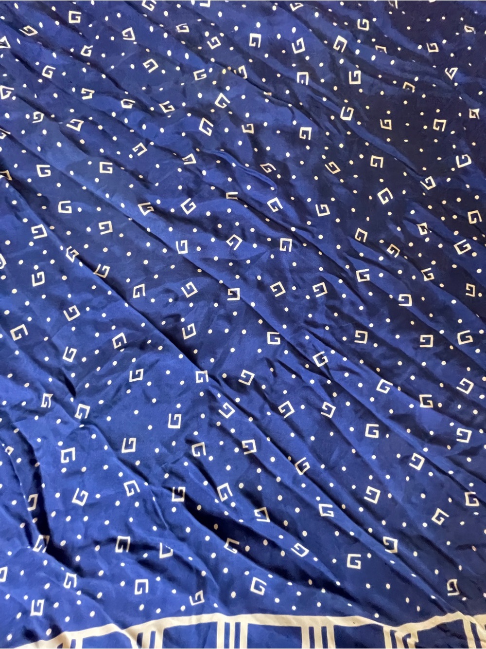 GIVENCHY Vintage Silk Scarf “G” Logo Motif 27" Square Blue & White - Picture 4 of 5